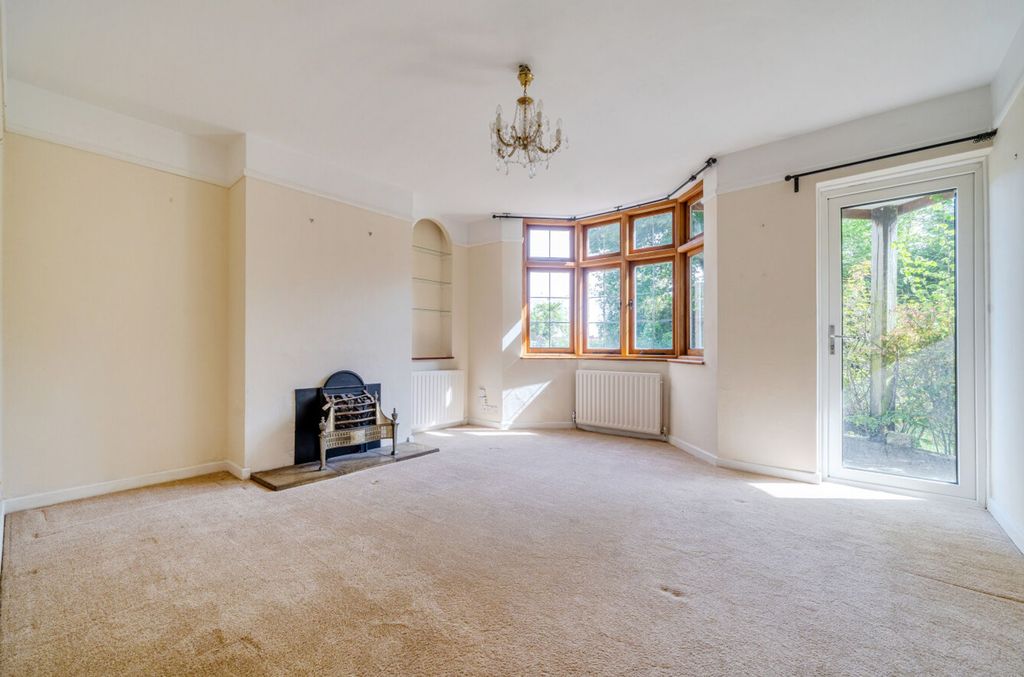 Property photo 2 of 30