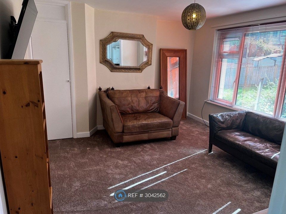 Property photo 2 of 11 Lounge