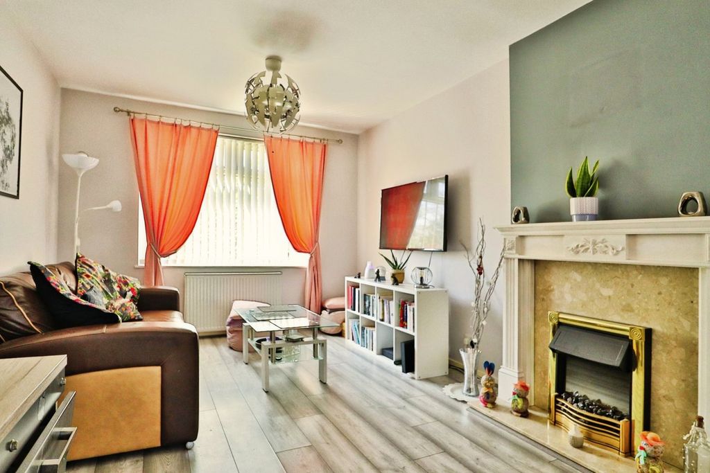 Property photo 2 of 19