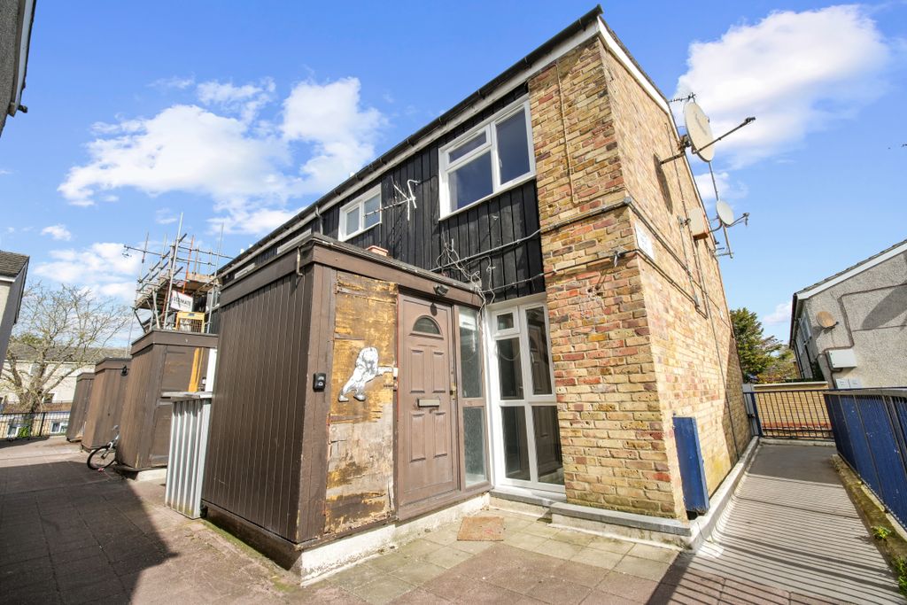 Property photo 1 of 18 70 Mallard Walk, Sidcup, Kent, Da14 6Sq