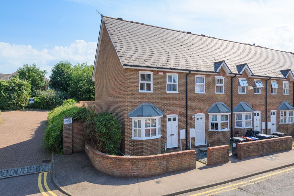 Property photo 1 of 13 3998893