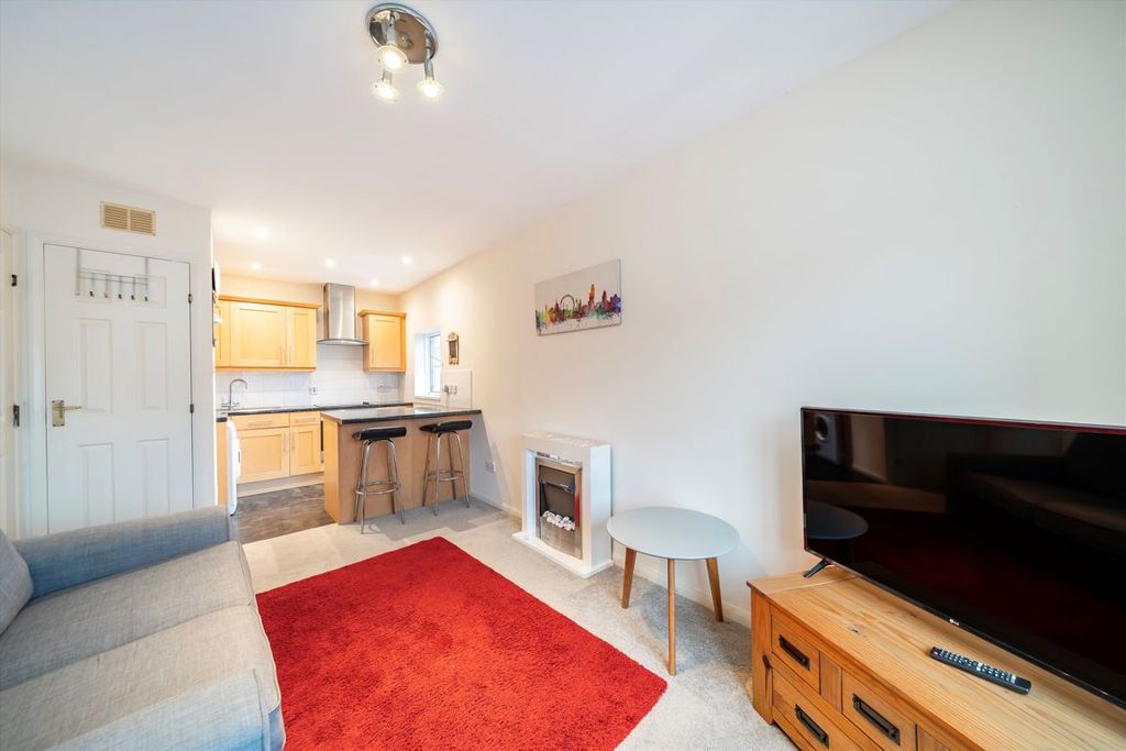 Property photo 3 of 5