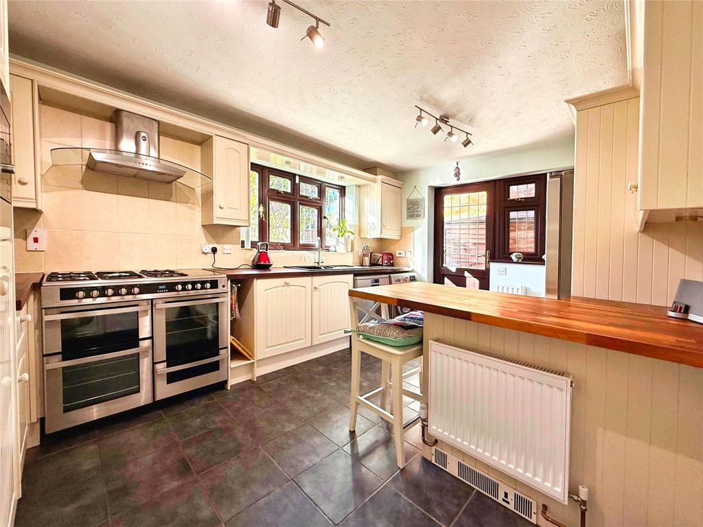 Property photo 3 of 25 Picture No. 24