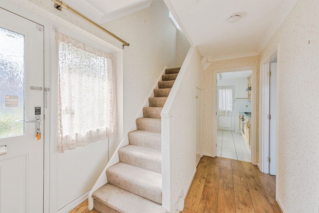 Property photo 3 of 18