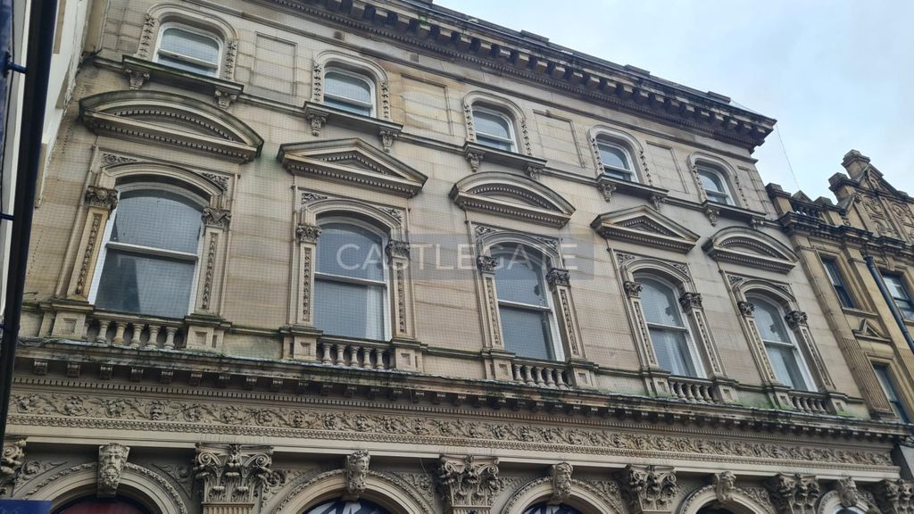 Property photo 1 of 11 Flat 8, 27 Market Place, Huddersfield, HD1 2Aa (18)