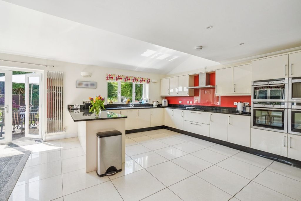 Property photo 2 of 31 Photo 16