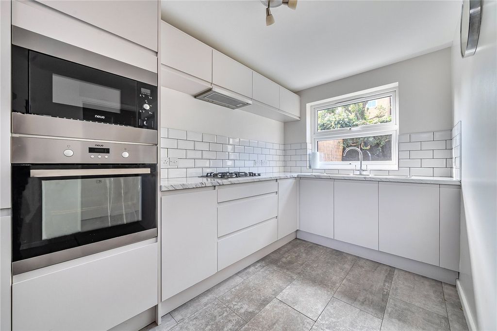 Property photo 3 of 15 Picture No. 18