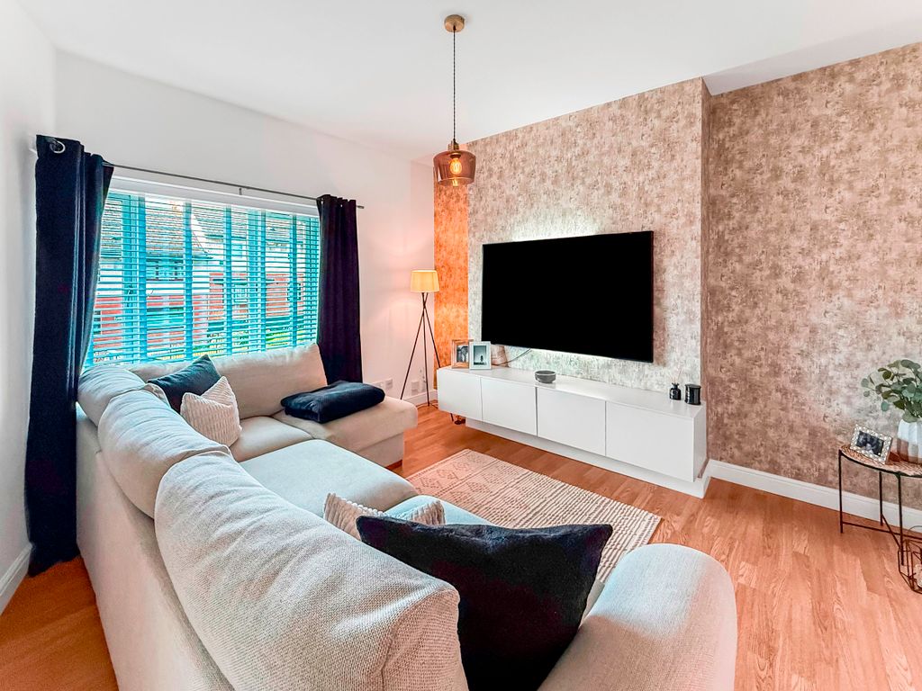 Property photo 2 of 18