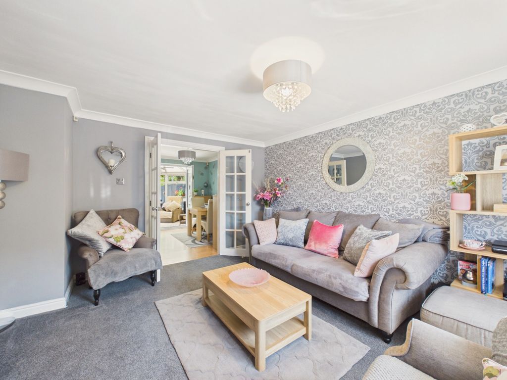 Property photo 2 of 19 5277182