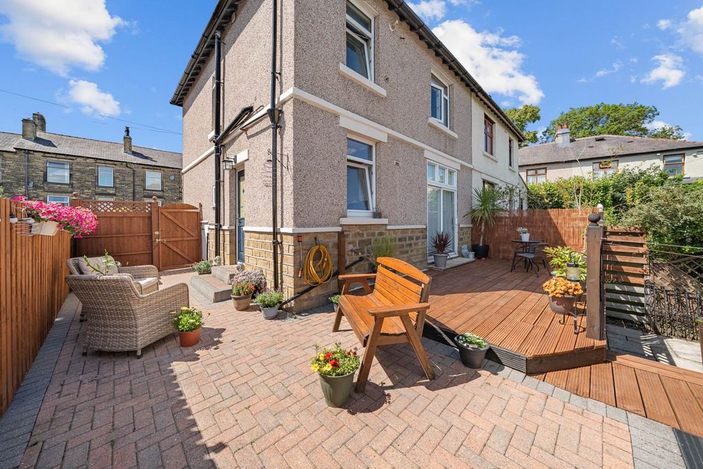 Property photo 3 of 31