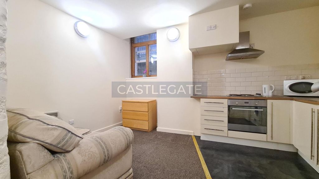Property photo 2 of 7 Flat 25, 13-17 Chancery Lane, Huddersfield, HD1 2Dr (4)