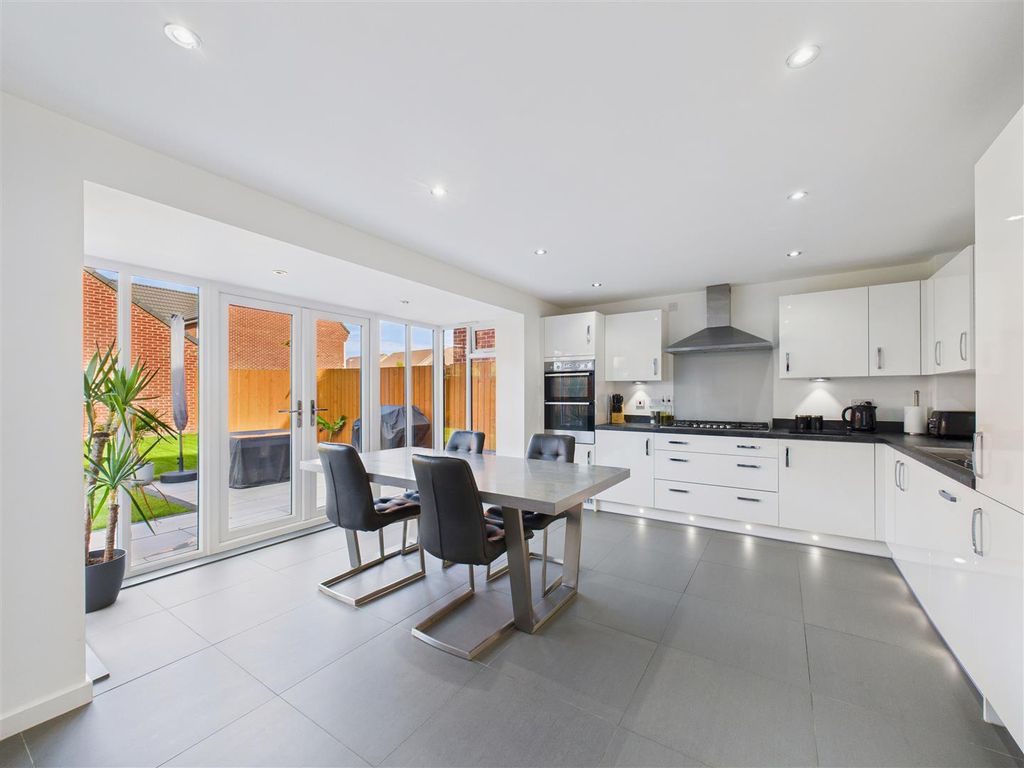 Property photo 2 of 19 Open Plan Kitchen