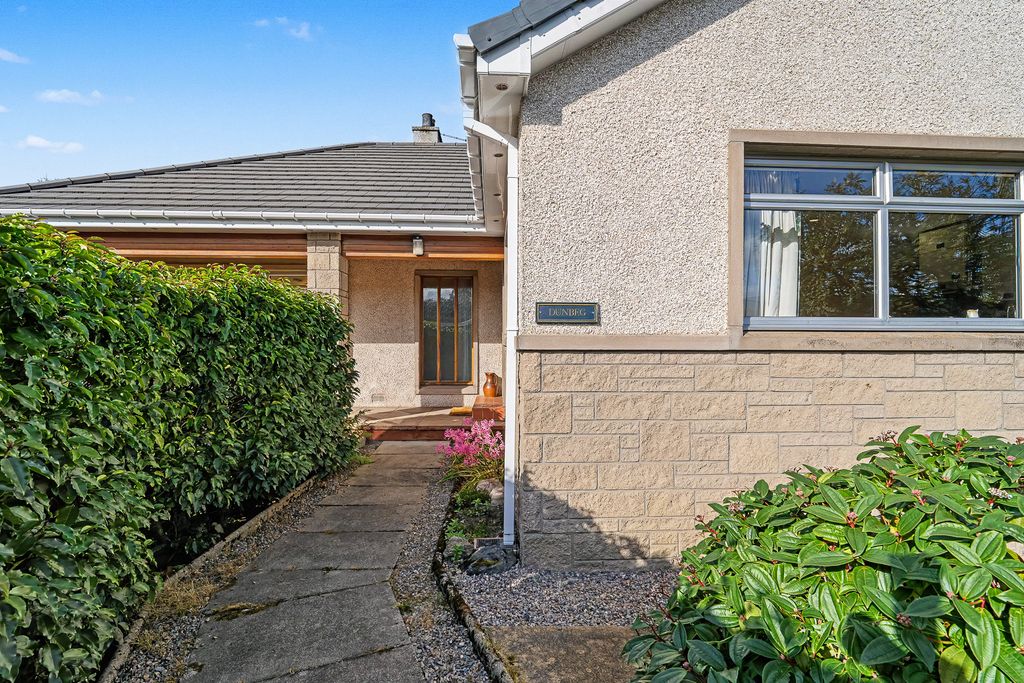 Property photo 1 of 36
