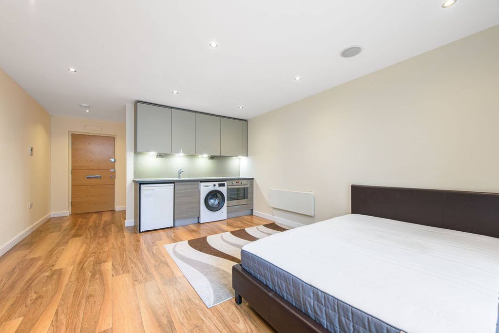 Property photo 3 of 8