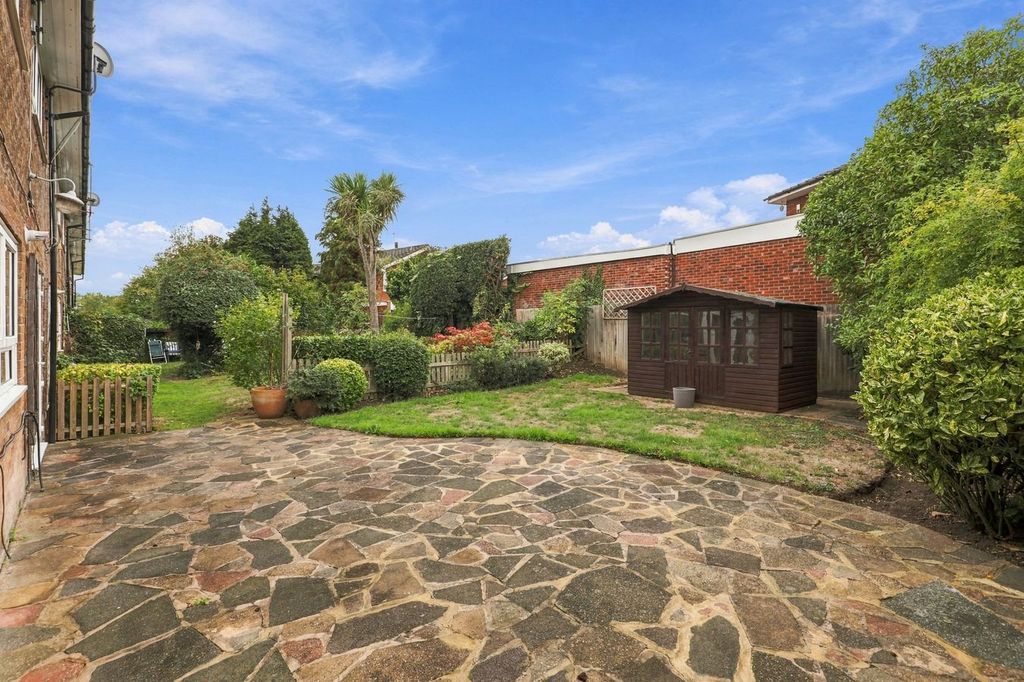 Property photo 2 of 17