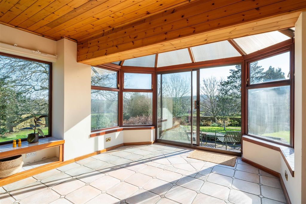 Property photo 3 of 45 Conservatory.Jpg