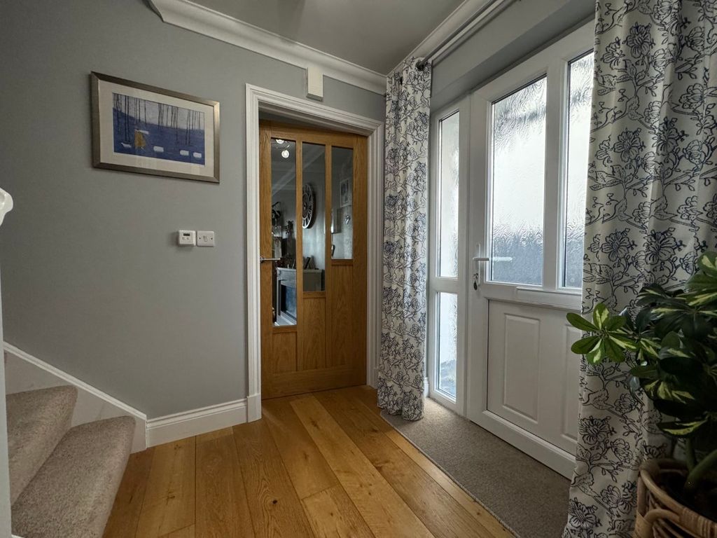 Property photo 3 of 38