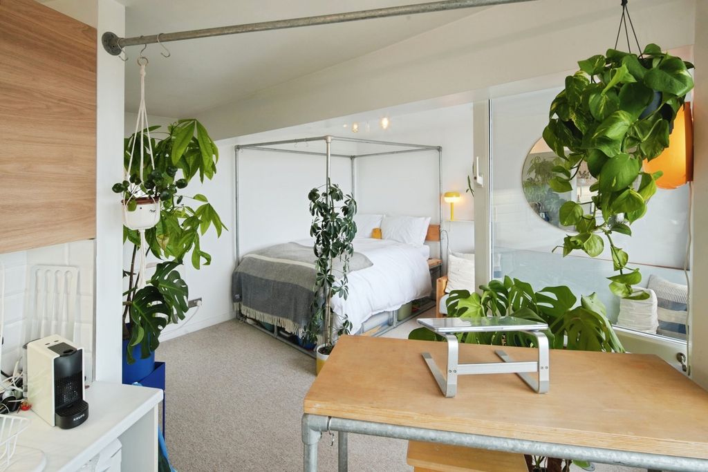 Property photo 2 of 16 Pbox-Img.Jpg