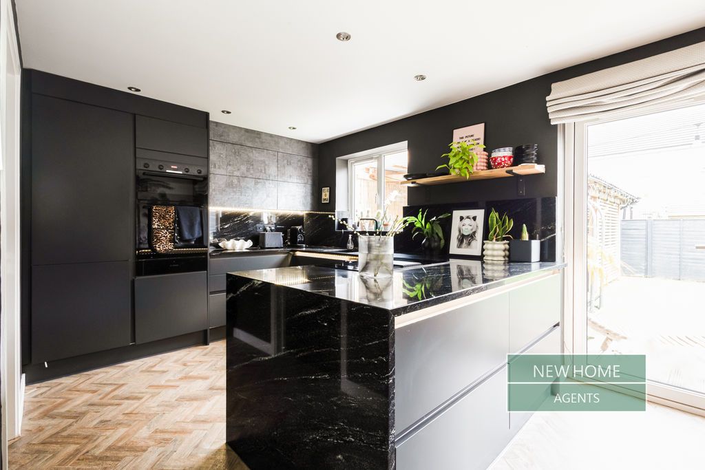 Property photo 2 of 31 Photo 26