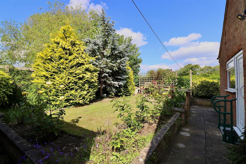 Property photo 2 of 11