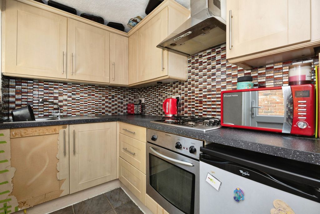Property photo 3 of 17