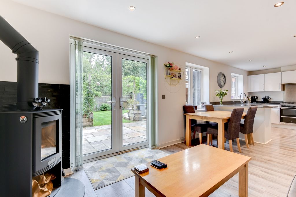 Property photo 2 of 41 52Lobelia-14