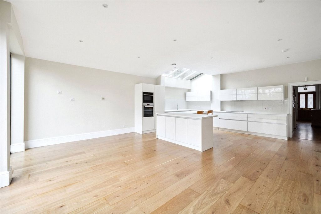 Property photo 3 of 11 Picture No. 20