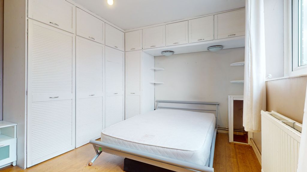 Property photo 2 of 12 Bedroom