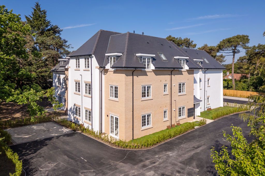 Property photo 2 of 13 Gallery