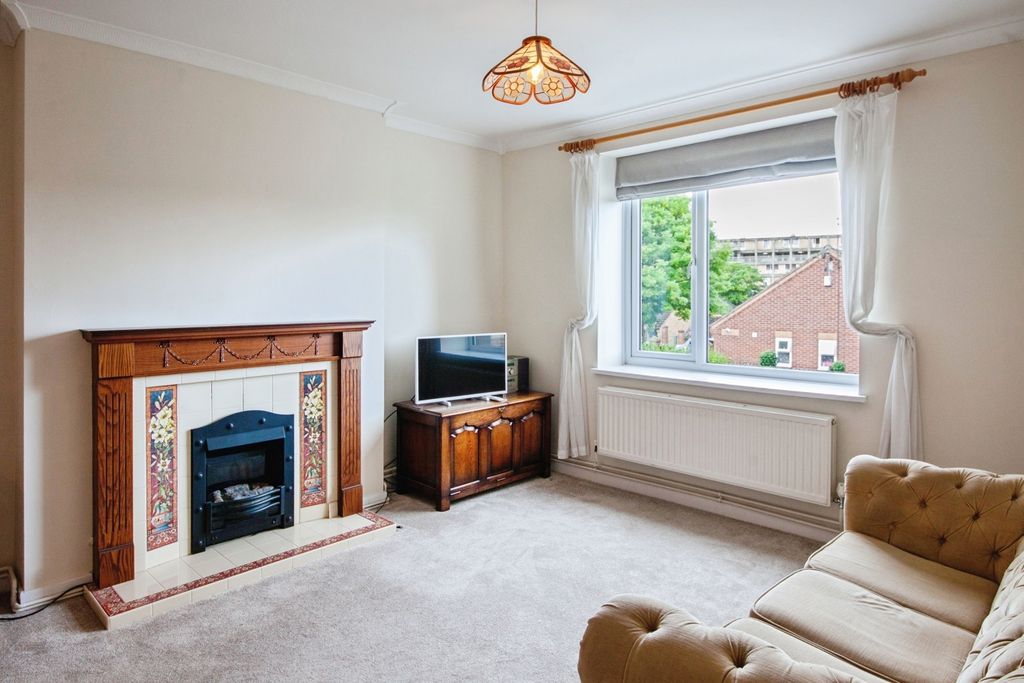 Property photo 3 of 12 Photo