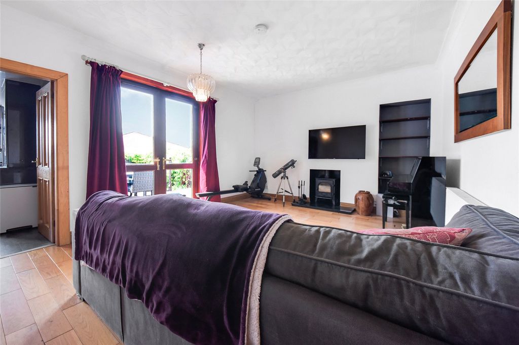 Property photo 2 of 32 Picture No. 06