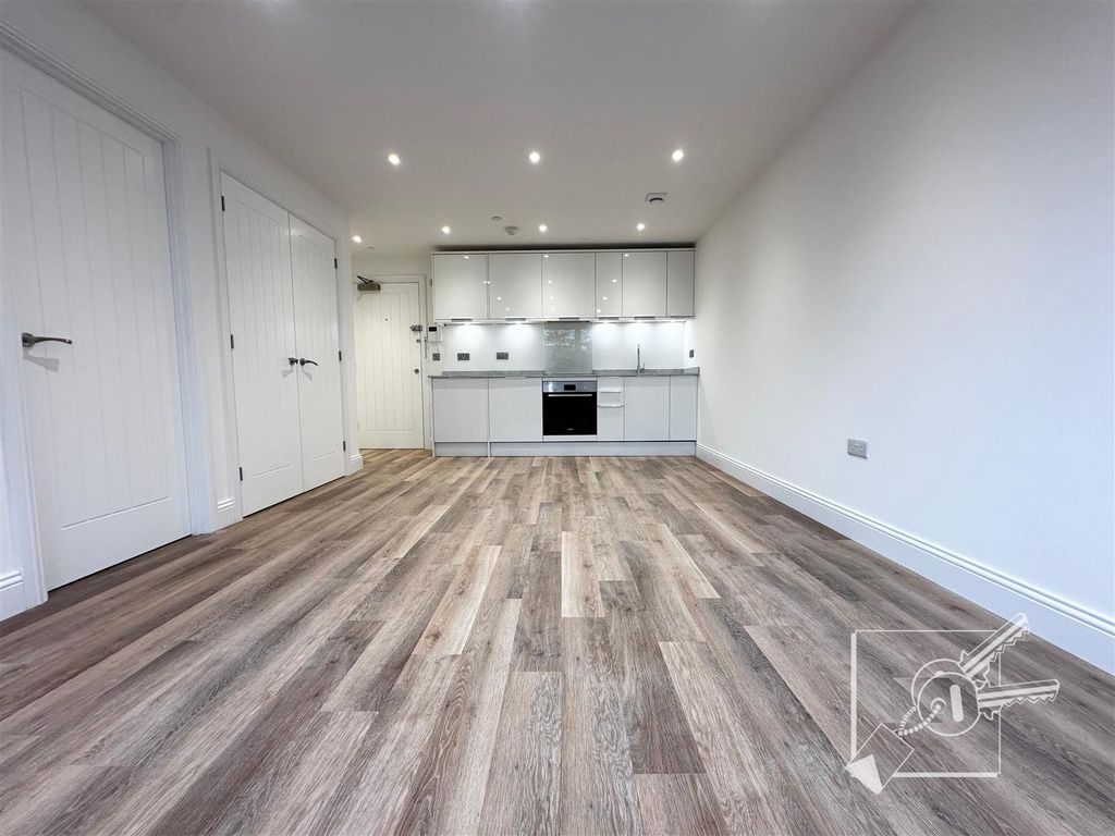 Property photo 3 of 16 Lounge/ Diner