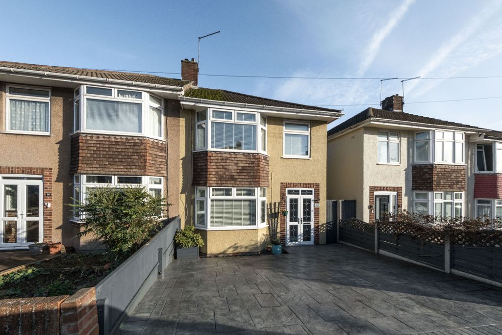 Property photo 1 of 23