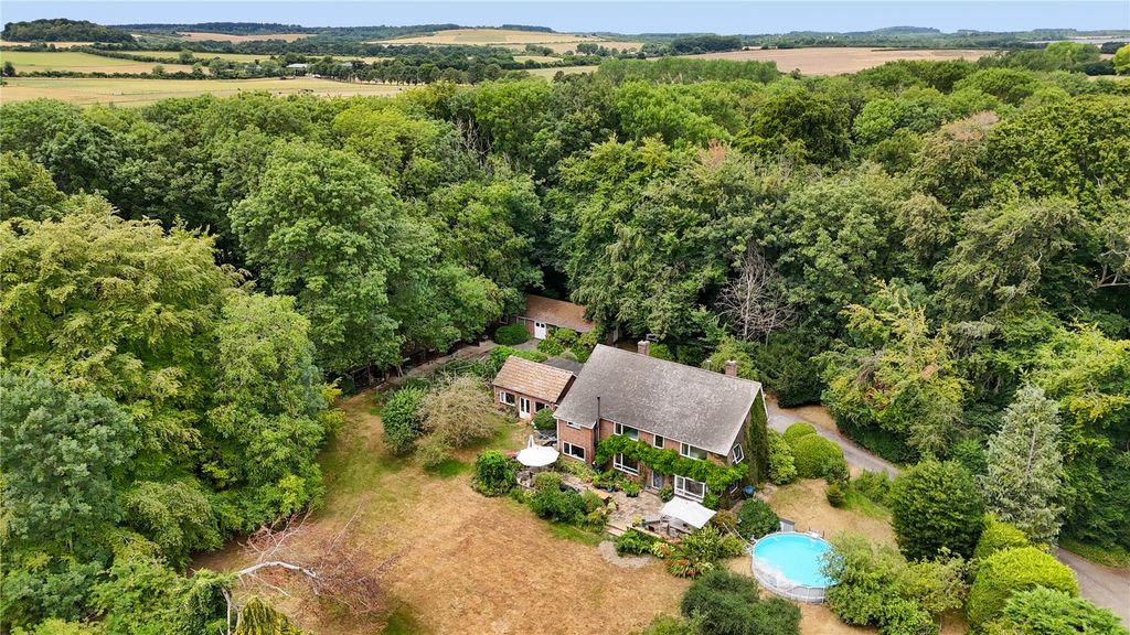 Property photo 1 of 20 Picture No. 04