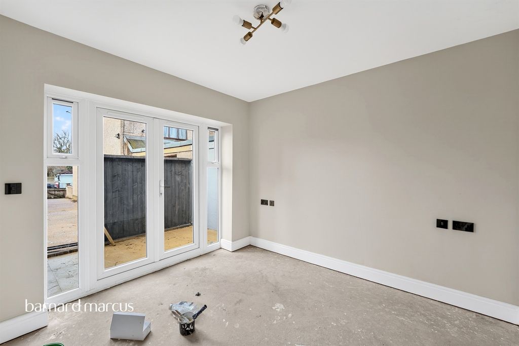 Property photo 1 of 16 Image