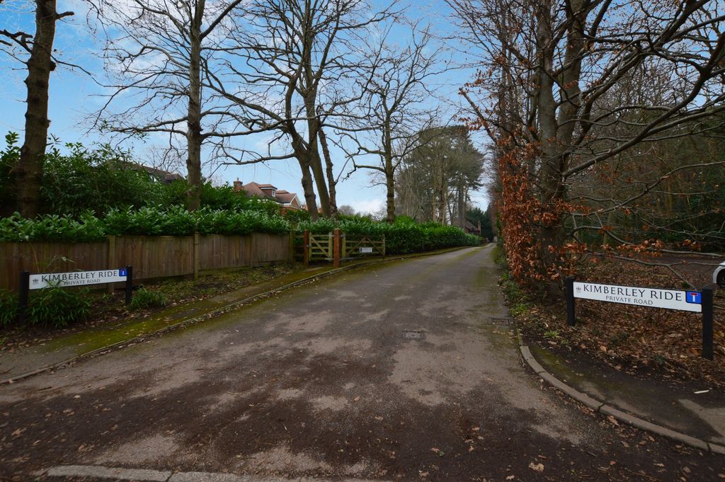 Property photo 1 of 6 Private Road