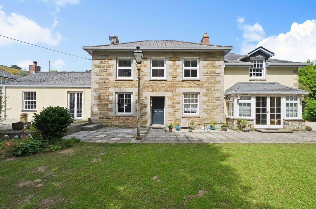 Property photo 1 of 35