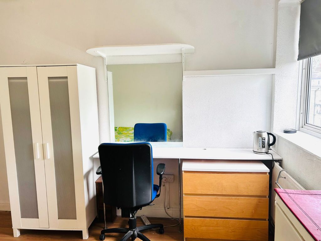 Property photo 3 of 3