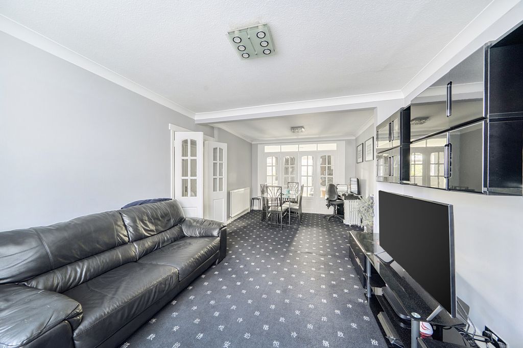 Property photo 2 of 18 1-6A42F38207B6c-1...