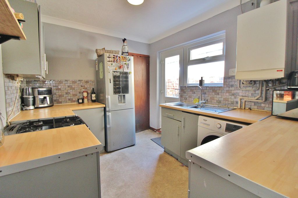 Property photo 2 of 17