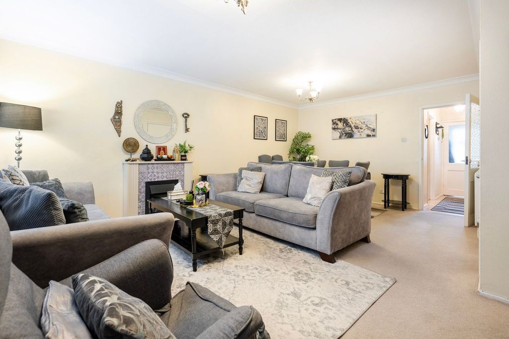 Property photo 2 of 19