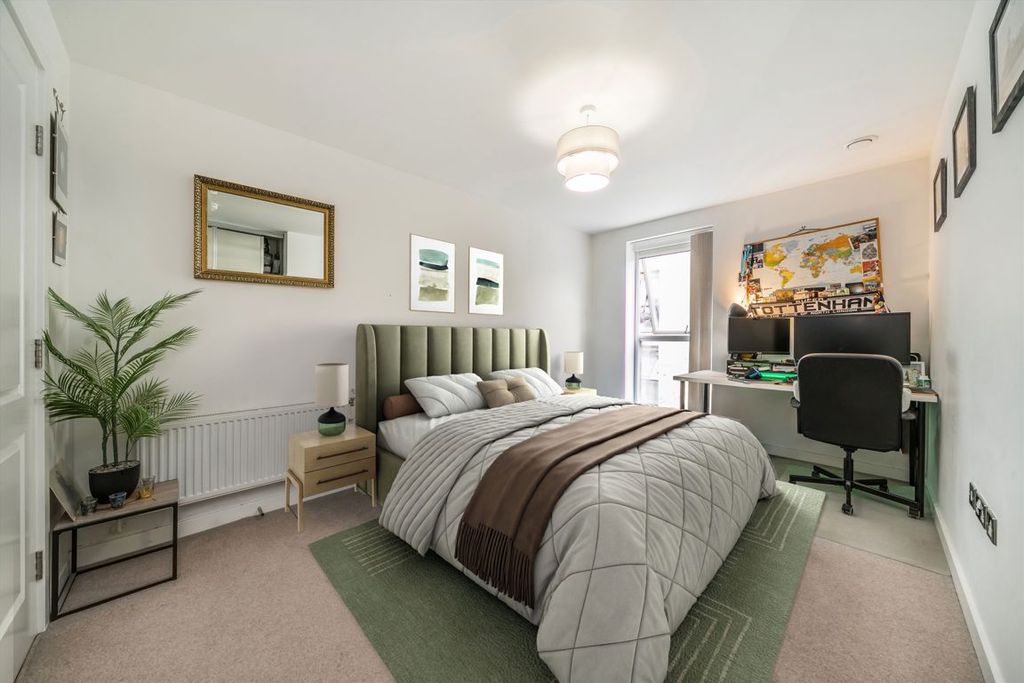 Property photo 3 of 8