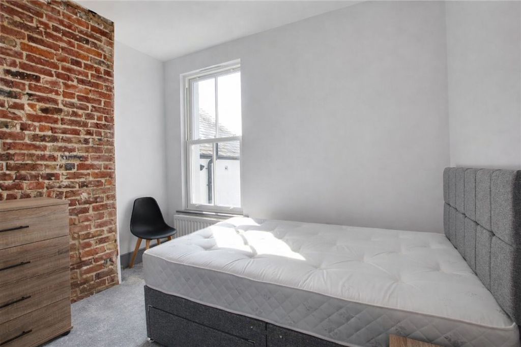 Property photo 2 of 3