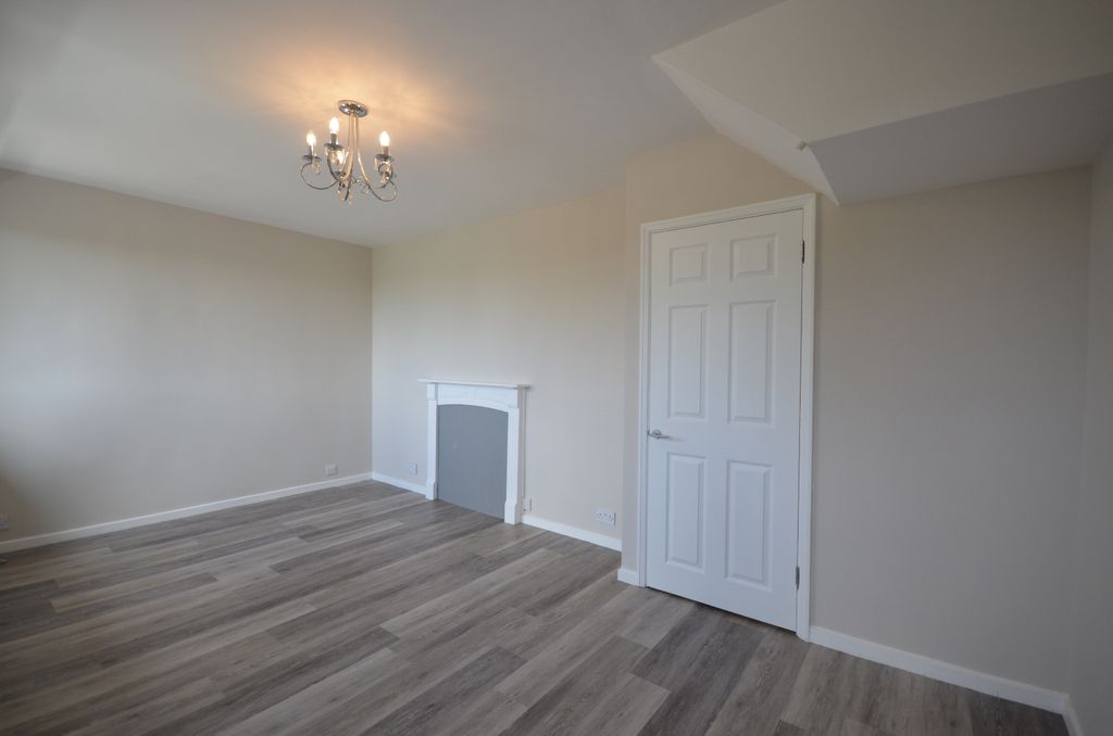 Property photo 2 of 6 Reception