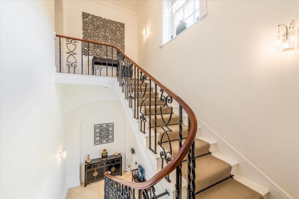 Property photo 2 of 26 Image