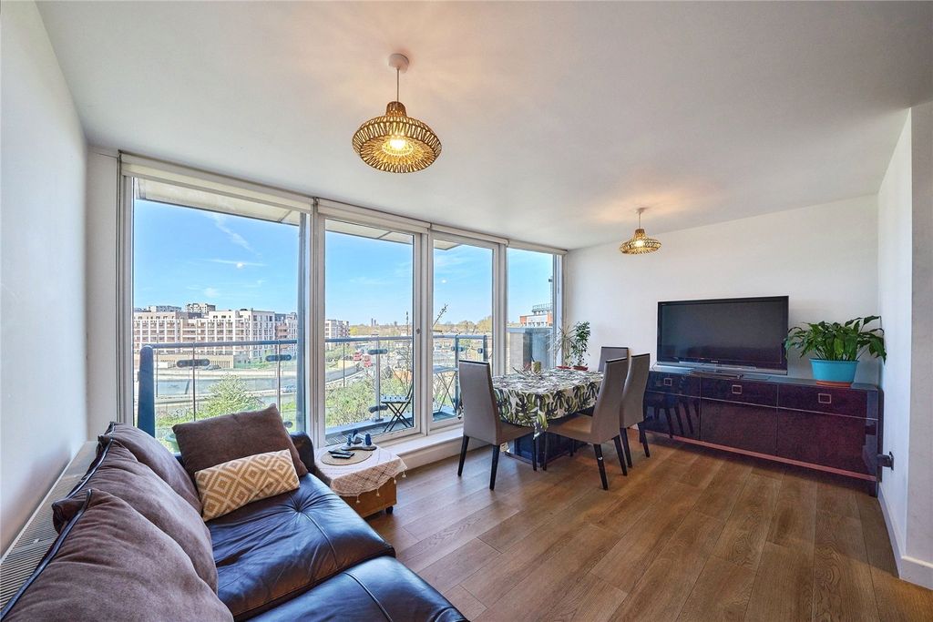 Property photo 3 of 17 Picture No. 52