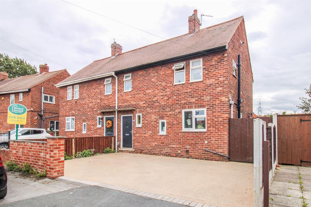 Property photo 1 of 11
