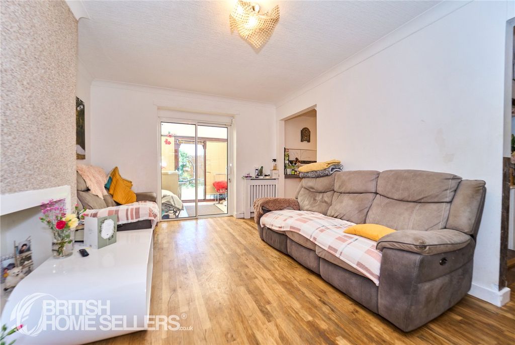Property photo 2 of 22 Picture No. 27
