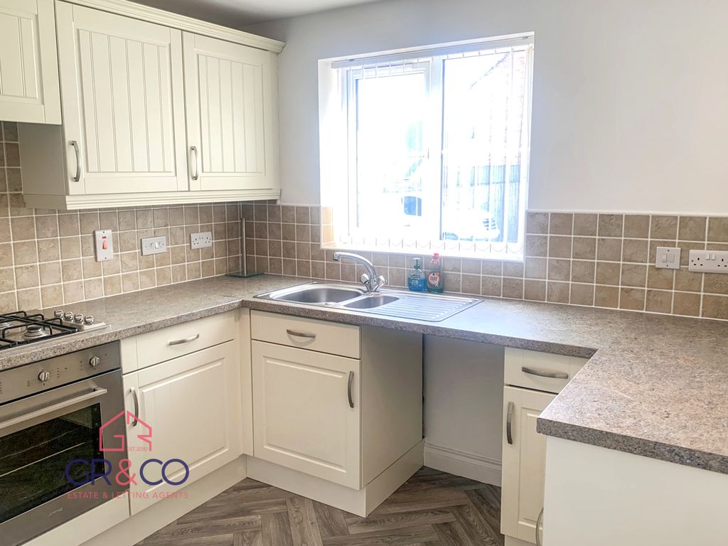 Property photo 2 of 17 Kitchen
