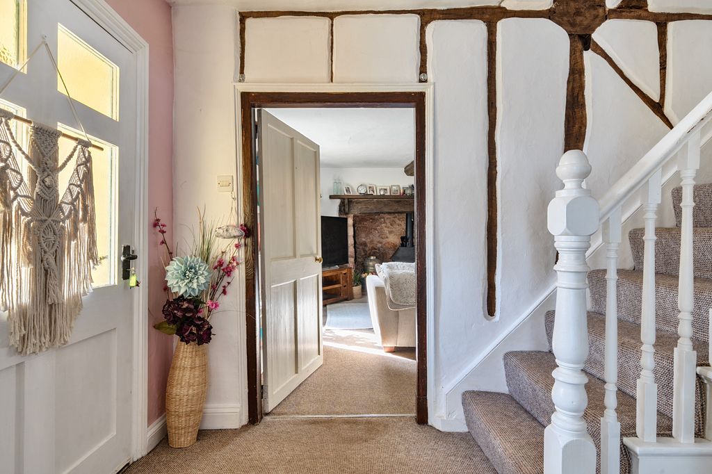 Property photo 3 of 28 Sampford Peverell
